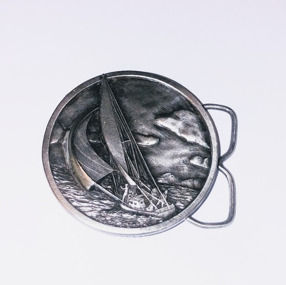 1977 ROUND METAL BERGAMOT BRASS WORKS BELT BUCKLE - Picture 4 of 5